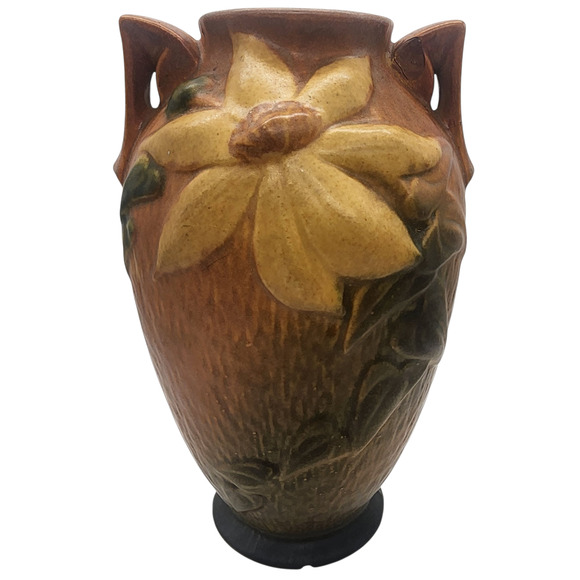 Vintage Roseville Pottery Clematis Vase 110-9 Chip On Base - Picture 1 of 11